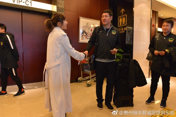 让他变成盲人沿街唱歌乞讨，看起来好像这种事情离我们很远，但其实经常会发生在我们身边。